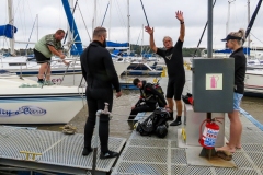 Divers replacing WOM Warps 2023